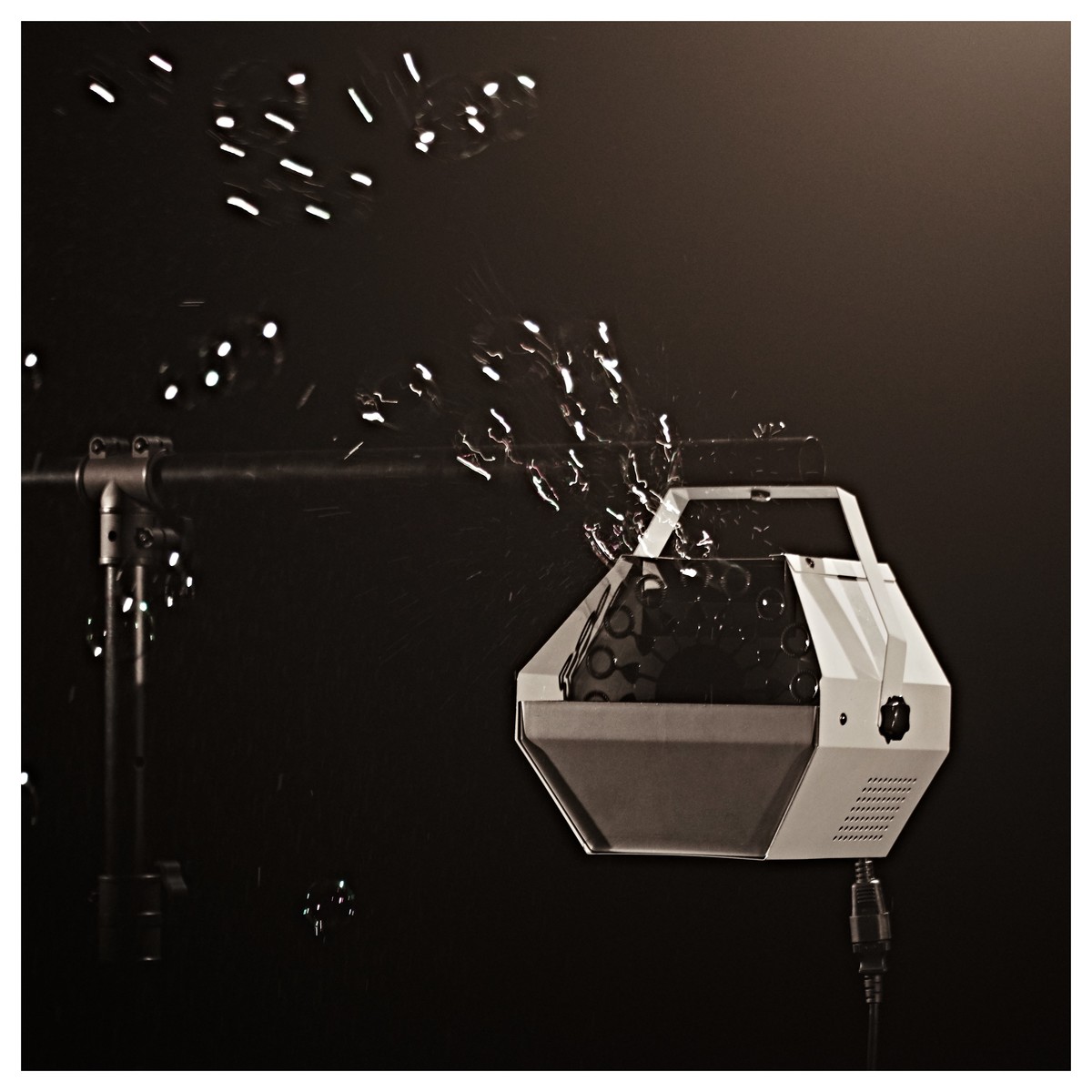 Deluxe Bubble Machine by Gear4music - Image 4